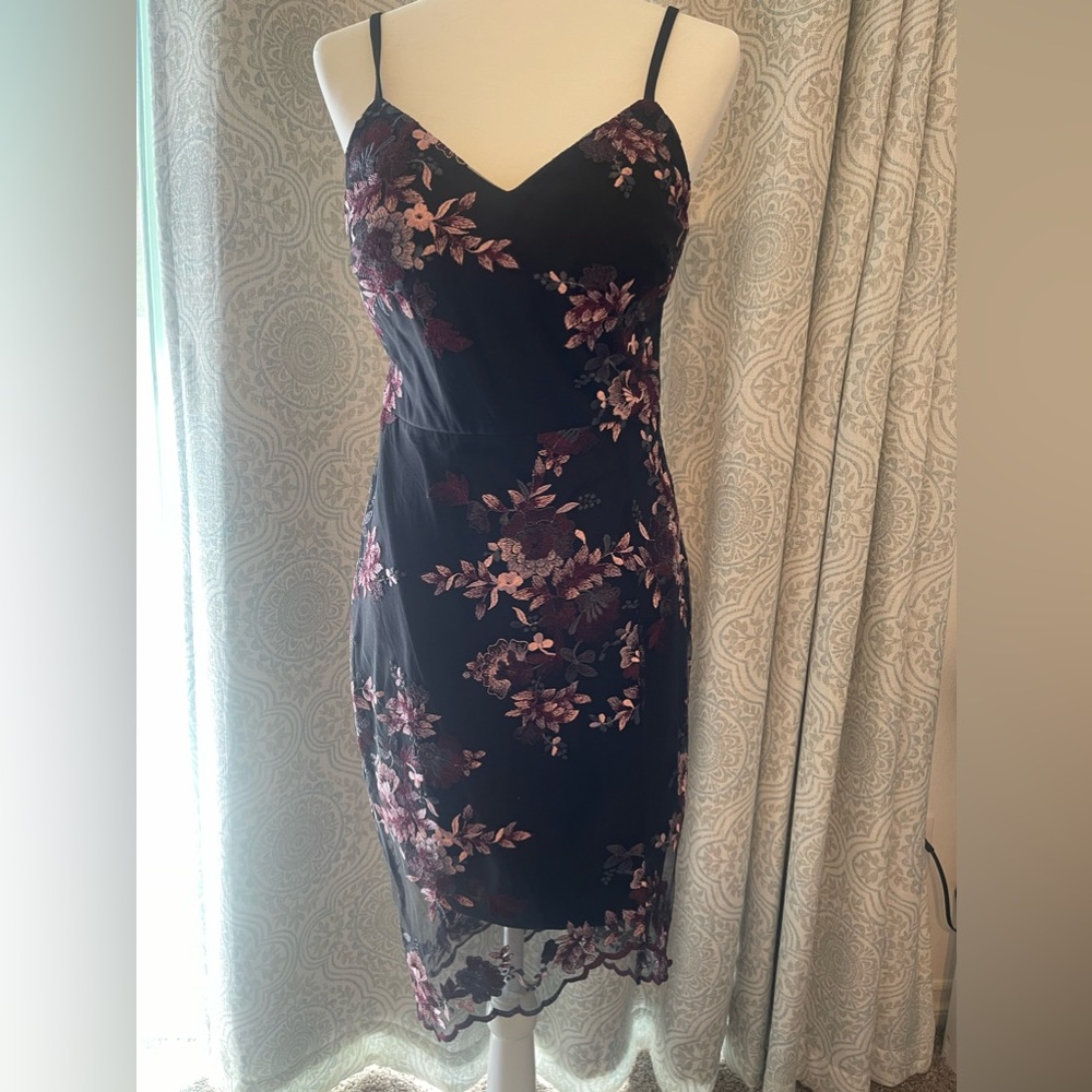 Preowned Guess Women’s Black Strappy Midi Dress, Size 8